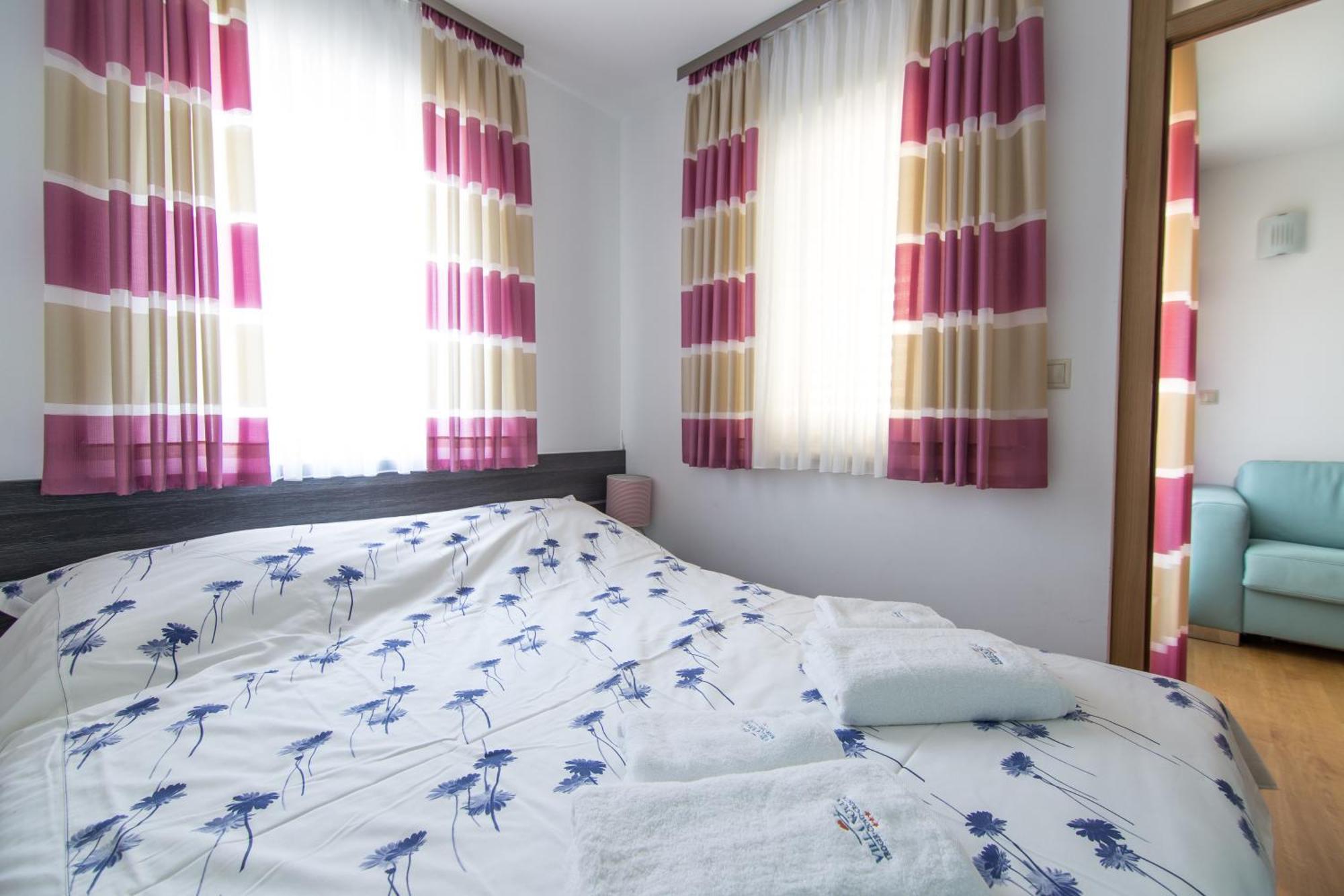Apartments Villa Novak 1 Donji Okrug  Zimmer foto